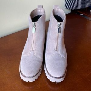 Blondo waterproof suede booties!